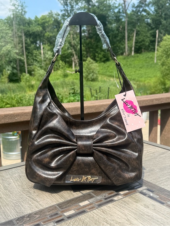 Betsey Johnson Handbags - NWT Betsey Johnson Faux Leather Bow Hobo Shoulder Bag